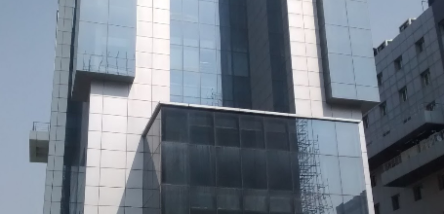 8 Square Sector 125, Greater Noida Expressway